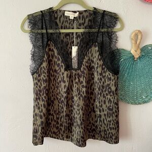 LOVE STITCH TOP